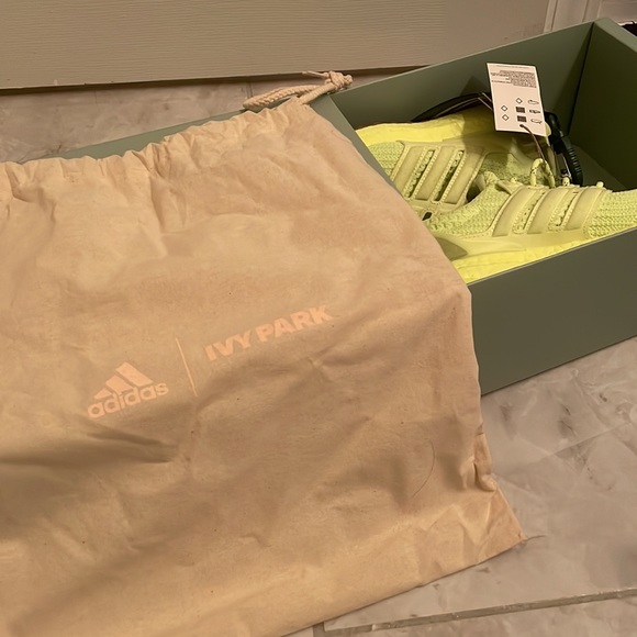 IVY PARK Ultra Boost Hi Res Yellow - Picture 5 of 6